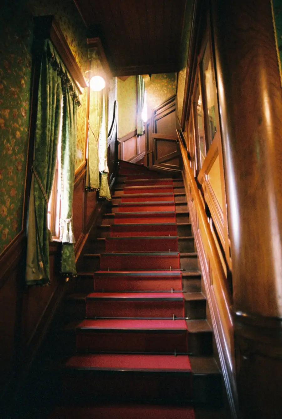 FUJICOLOR NATURA 1600 参考照片:From the First Floor,摄影 halfrain