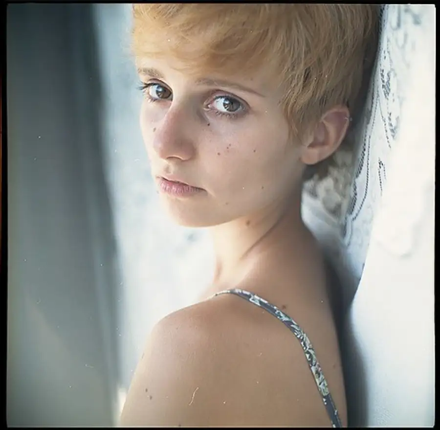 FUJICOLOR PRO 400H 参考照片:Lisa,摄影 Ustynskyi